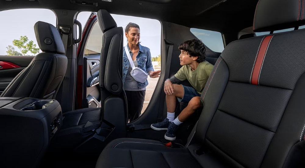 Rear leather seats in a 2025 Chevy Traverse RS.