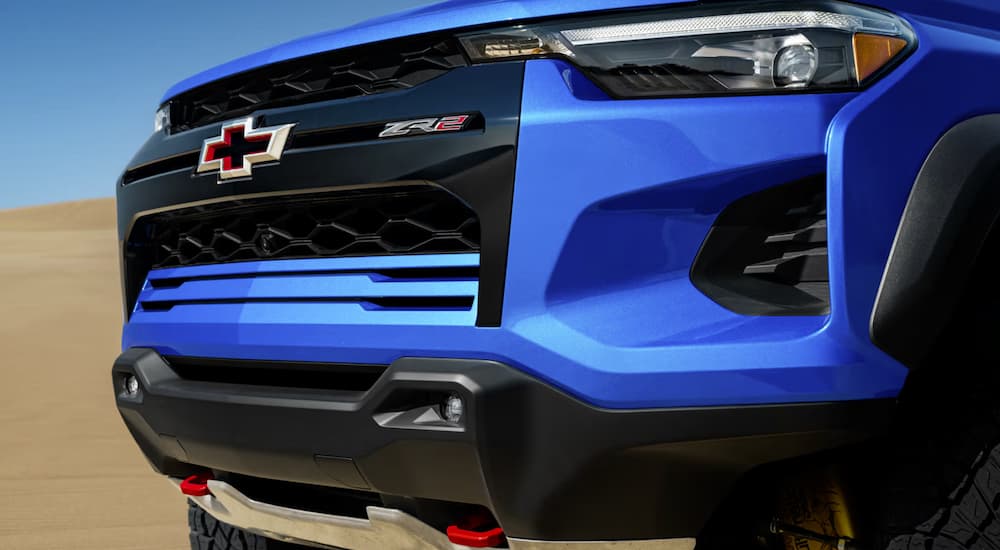 Grille on a blue 2026 Chevy Colorado ZR2