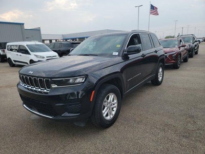 2023 Jeep Grand Cherokee Laredo 4x2
