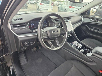 2023 Jeep Grand Cherokee Laredo 4x2