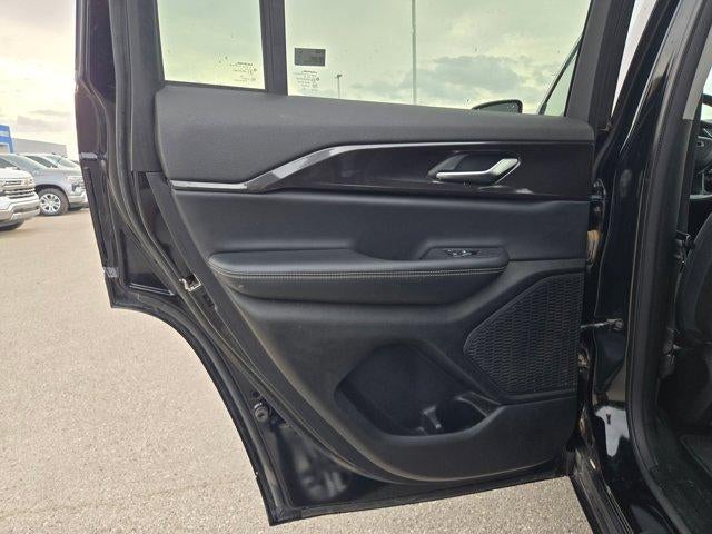 2023 Jeep Grand Cherokee Laredo 4x2