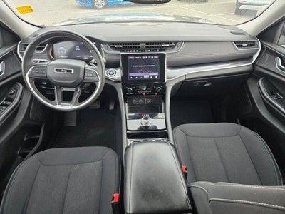 2023 Jeep Grand Cherokee Laredo 4x2