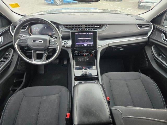2023 Jeep Grand Cherokee Laredo 4x2