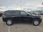 2023 Jeep Grand Cherokee Laredo 4x2