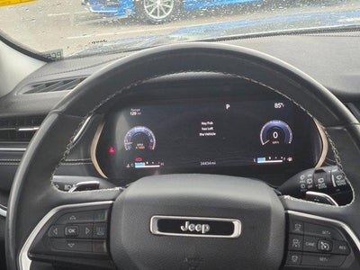 2023 Jeep Grand Cherokee Laredo 4x2