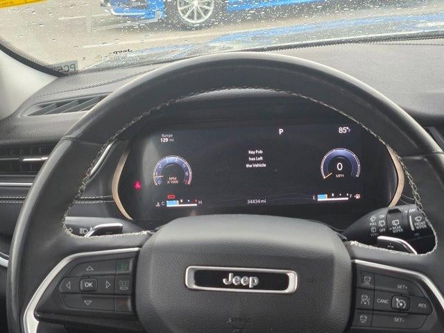 2023 Jeep Grand Cherokee Laredo 4x2