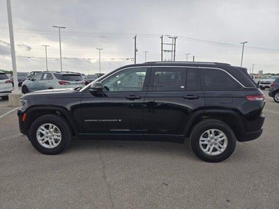 2023 Jeep Grand Cherokee Laredo 4x2