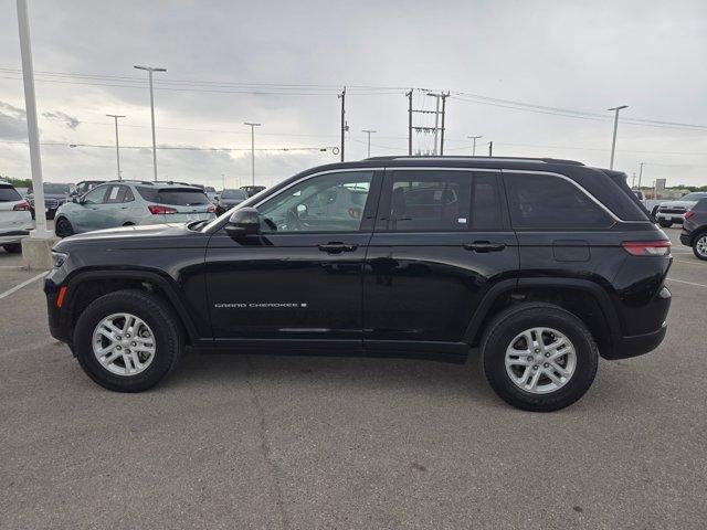 2023 Jeep Grand Cherokee Laredo 4x2