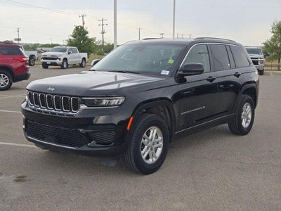 2023 Jeep Grand Cherokee Laredo 4x2