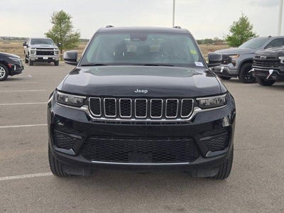 2023 Jeep Grand Cherokee Laredo 4x2