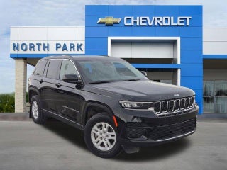 2023 Jeep Grand Cherokee Laredo 4x2