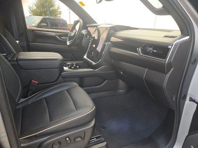 2025 GMC Yukon Elevation