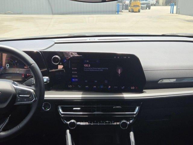 2024 Chevrolet Traverse LS