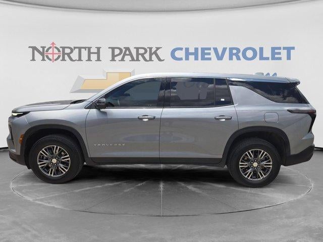 2024 Chevrolet Traverse LS
