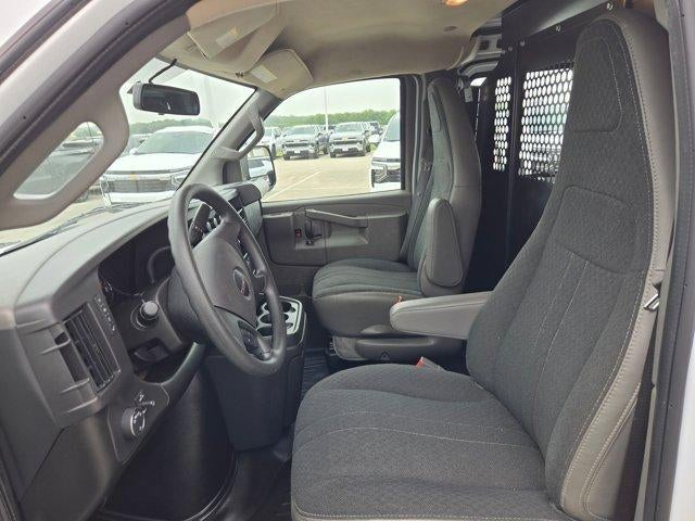 2025 GMC Savana Cargo Base