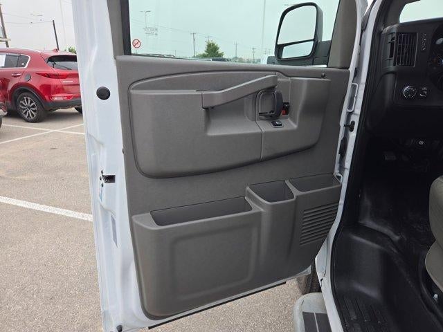 2025 GMC Savana Cargo Base