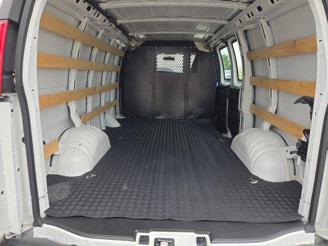 2025 GMC Savana Cargo Base