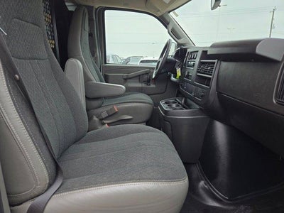 2025 GMC Savana Cargo Base