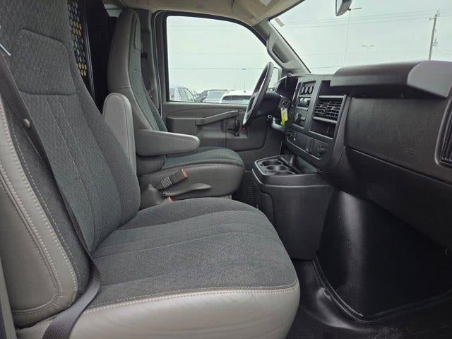2025 GMC Savana Cargo Base