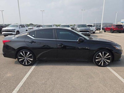 2021 Nissan Altima SR FWD