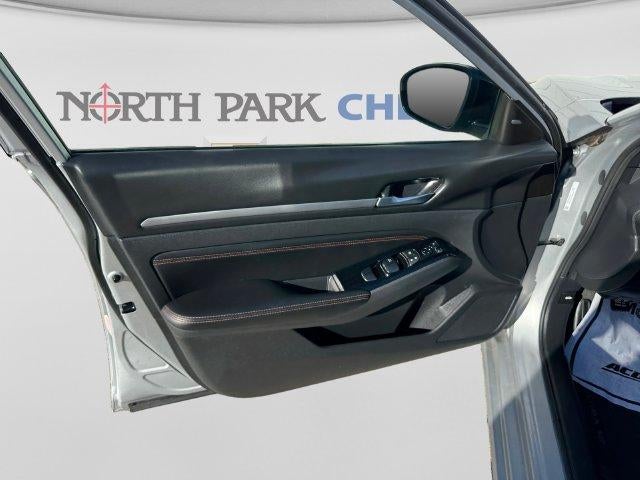 2023 Nissan Altima SR FWD