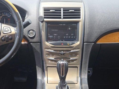 2011 Lincoln MKX Base