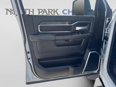 2024 RAM 3500 Laramie Crew Cab 4x4 8' Box