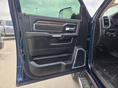 2019 RAM 2500 Laramie Crew Cab 4x4 6'4" Box