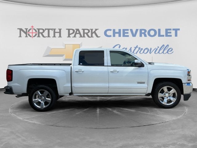 Used 2018 Chevrolet Silverado 1500 LT with VIN 3GCPCREC8JG179138 for sale in Castroville, TX