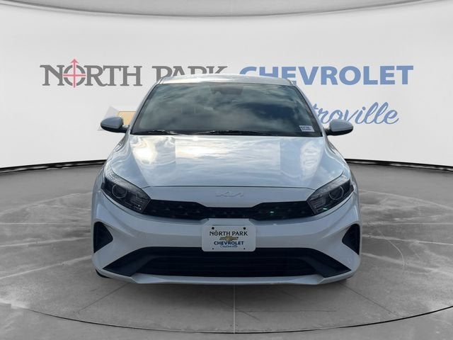 Used 2022 Kia FORTE LXS with VIN 3KPF24AD7NE487886 for sale in Castroville, TX