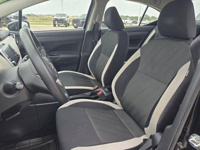 2022 Nissan Versa SV