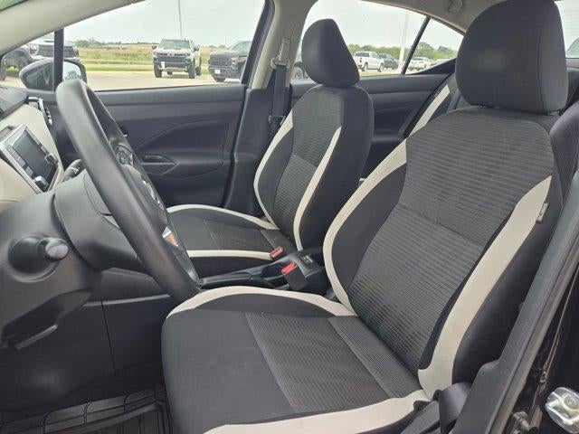 2022 Nissan Versa SV