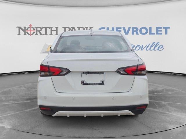 2022 Nissan Versa SV