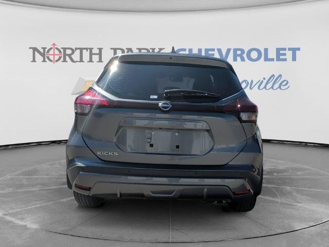 2022 Nissan Kicks S Xtronic CVT
