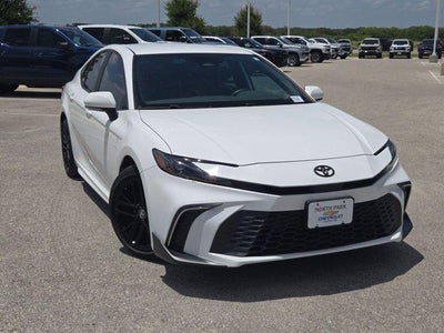 2025 Toyota Camry SE
