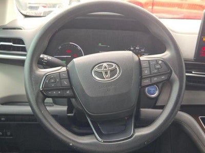 2022 Toyota Sienna LE