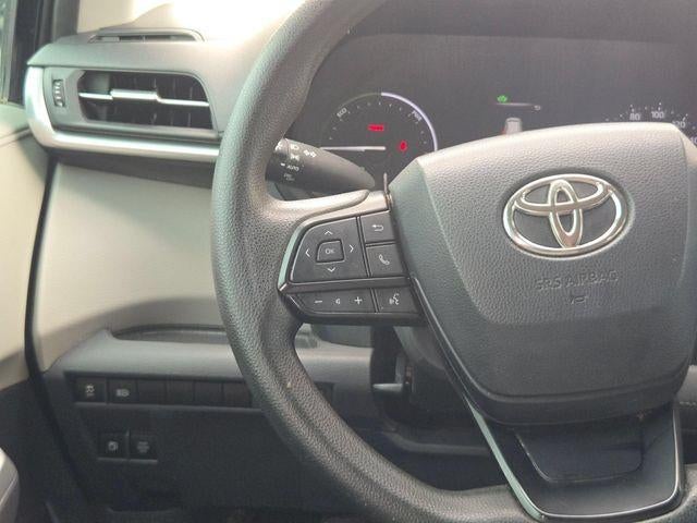 2022 Toyota Sienna LE