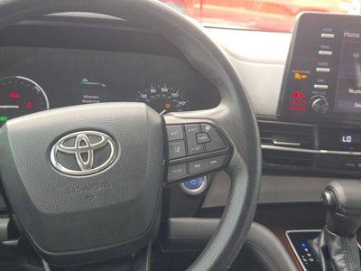 2022 Toyota Sienna LE