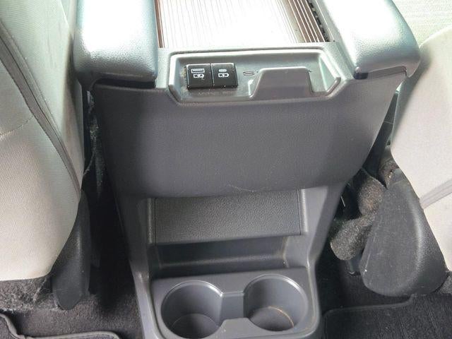 2022 Toyota Sienna LE