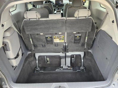 2022 Toyota Sienna LE
