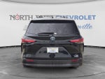 2022 Toyota Sienna LE