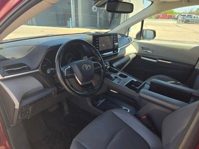 2021 Toyota Sienna XLE