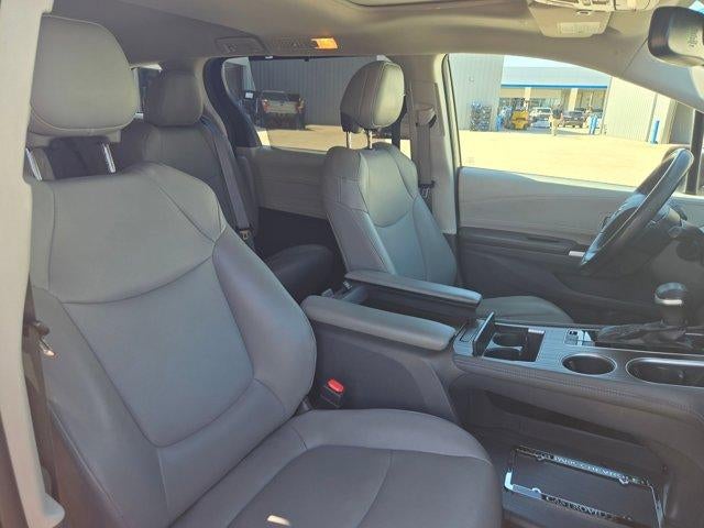 2021 Toyota Sienna XLE - Photo 24