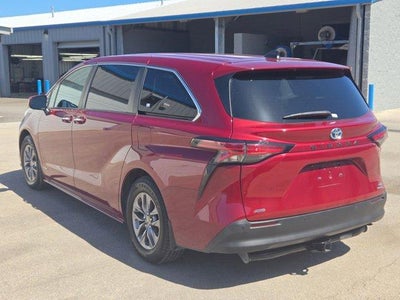 2021 Toyota Sienna XLE
