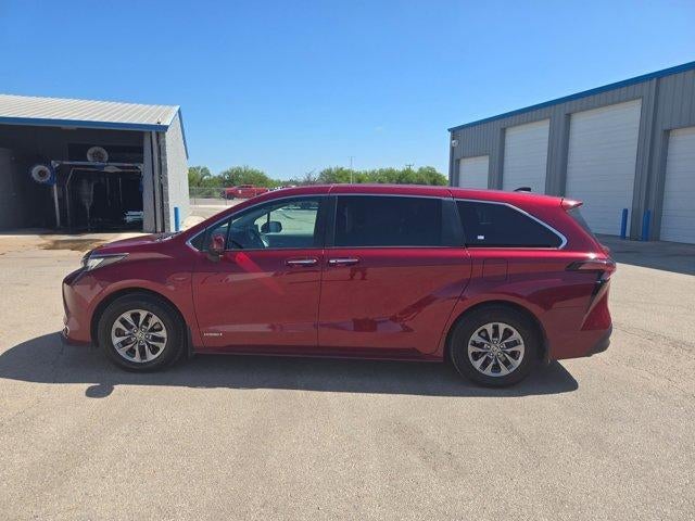 2021 Toyota Sienna XLE
