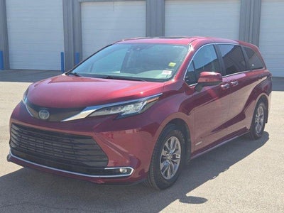 2021 Toyota Sienna XLE