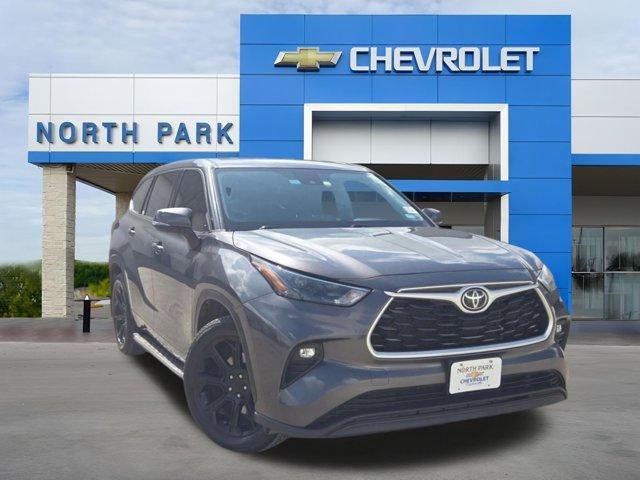2022 Toyota Highlander LE
