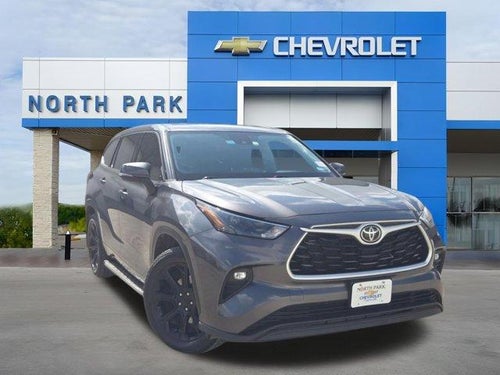 2022 Toyota Highlander LE