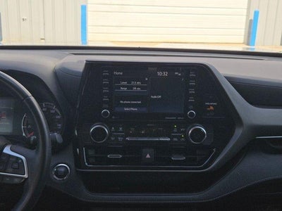 2022 Toyota Highlander LE