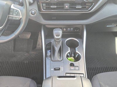 2022 Toyota Highlander LE